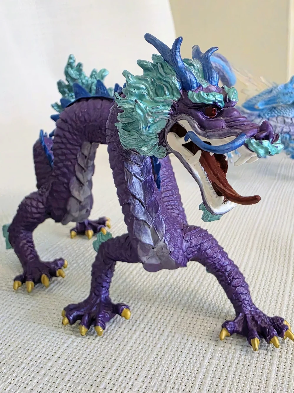 Safari Plastoy detailed dragon